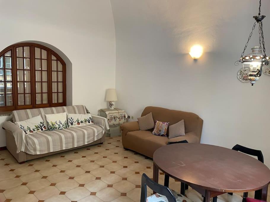 Appartamento In Centro Storico Finale Ligure Ngoại thất bức ảnh